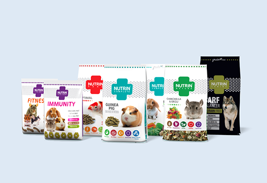 Packaging of pet and horse food